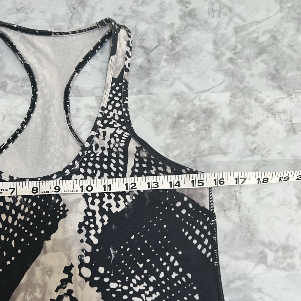 LULULEMON WOMENS ACTIVEWEAR TANK TOP STYLISH BLACK WHITE Sz MD o LG - Picture 9 of 11